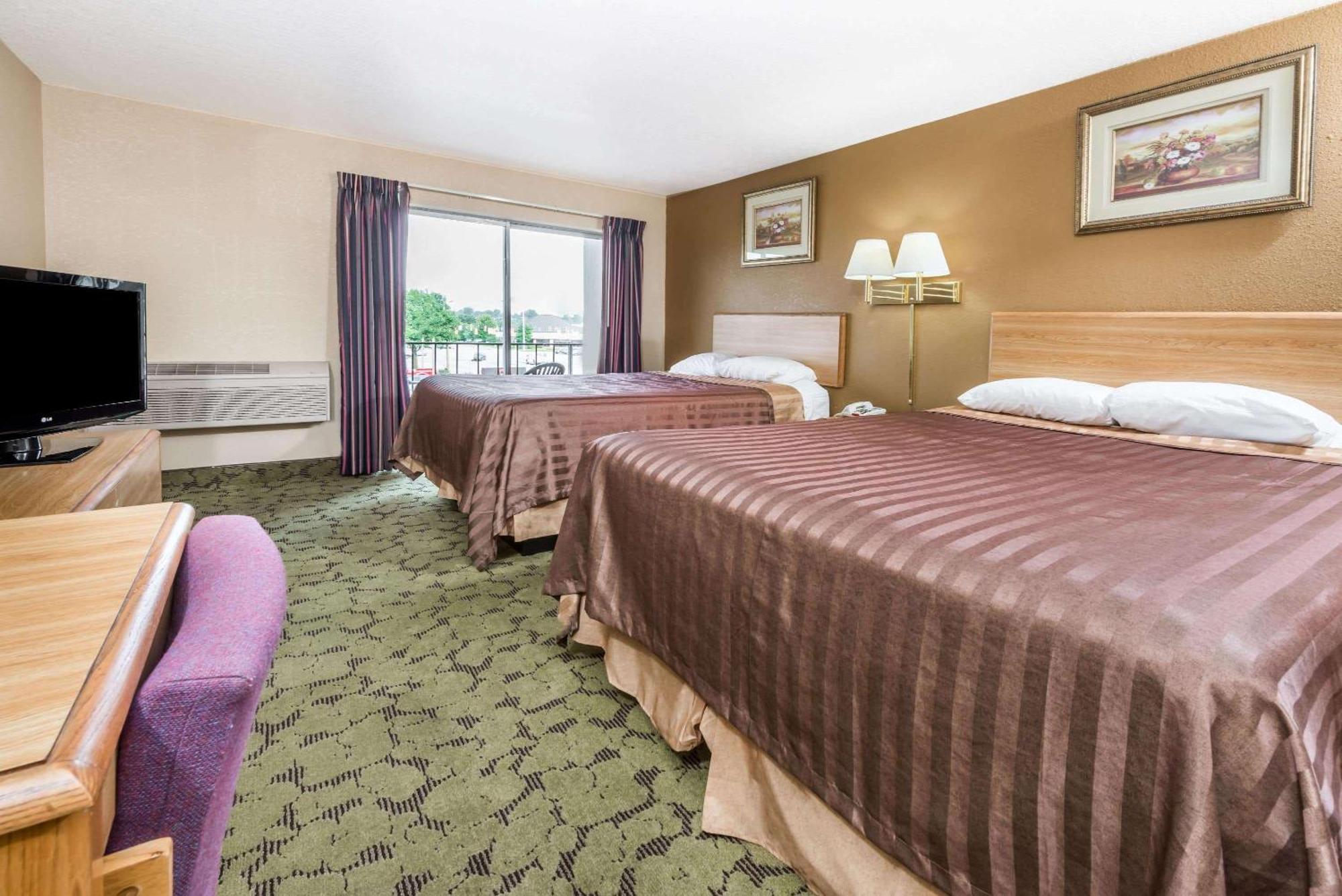 Travelodge By Wyndham Bloomington Eksteriør bilde